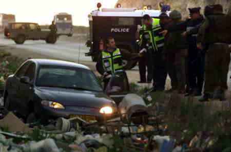 50歳のイスラエル人運転手がパレスチナ人の射撃によって死亡､フロントガラスには複数の穴が開いている。